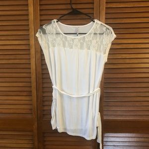 Maternity shirt with lace detail 🤰🏼